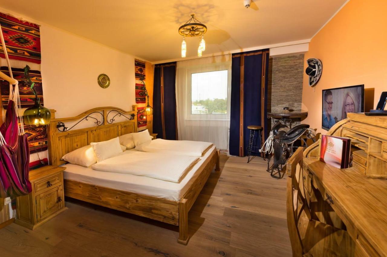 Hotel Freizeittempel Wiener Neustadt Eksteriør billede